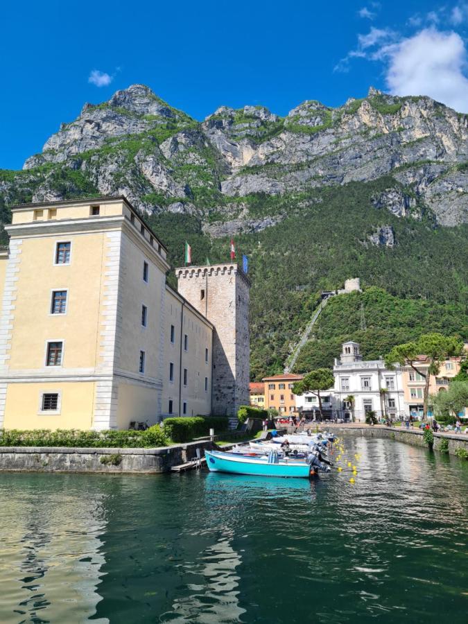 Le Peonie Appartement Riva del Garda Buitenkant foto